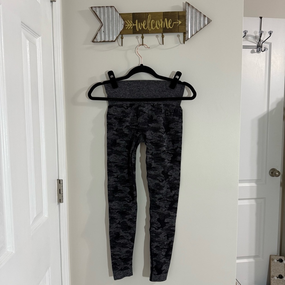 Gymshark Adapt Camo Seamless Leggings Gray & Black Women's size Small